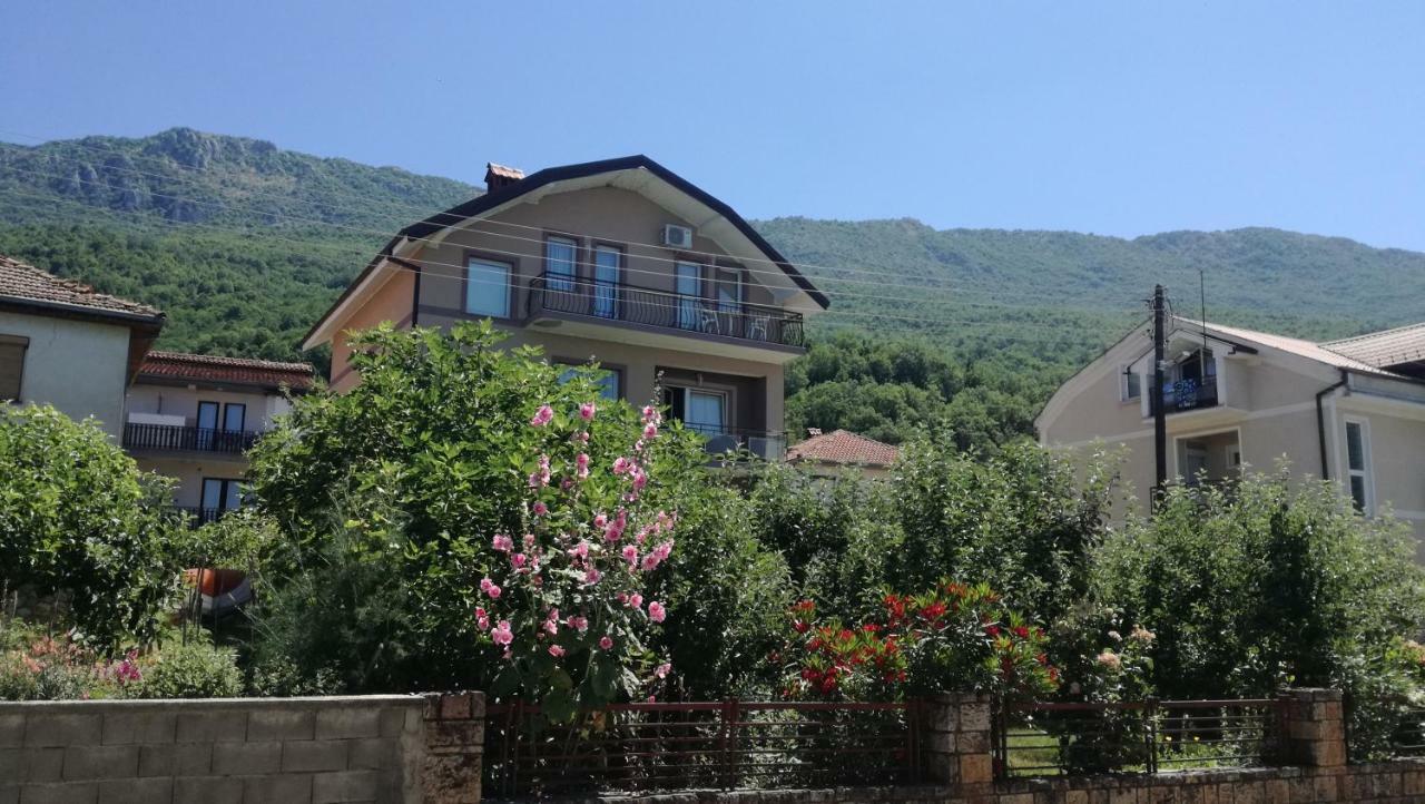 Guesthouse Zimovski Peštani Exterior foto